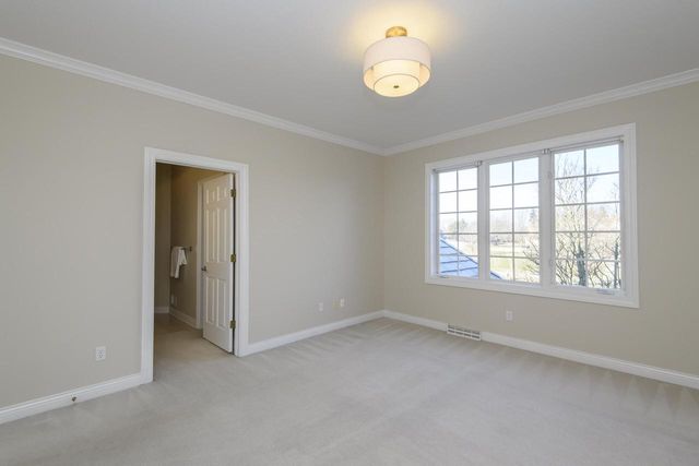 W305N2808 Foxwood COURT, Pewaukee, WI 53072