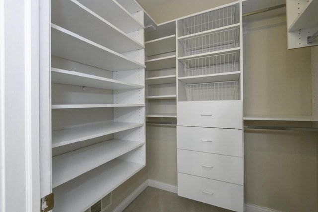 W305N2808 Foxwood COURT, Pewaukee, WI 53072