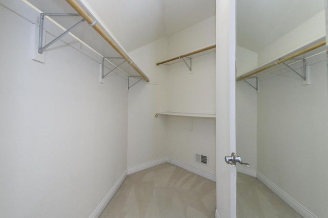 W305N2808 Foxwood COURT, Pewaukee, WI 53072