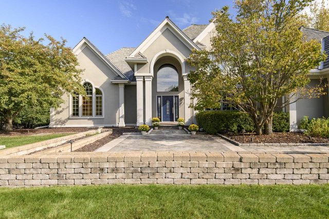 W305N2808 Foxwood COURT, Pewaukee, WI 53072