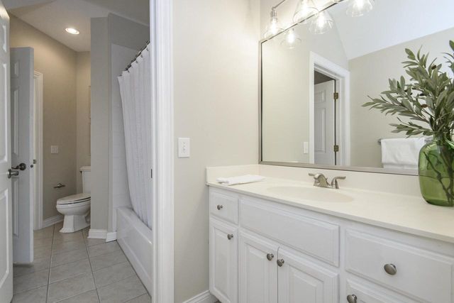 W305N2808 Foxwood COURT, Pewaukee, WI 53072