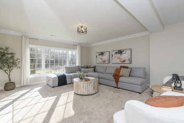 W305N2808 Foxwood COURT, Pewaukee, WI 53072