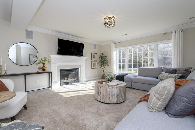 W305N2808 Foxwood COURT, Pewaukee, WI 53072