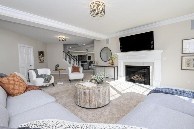 W305N2808 Foxwood COURT, Pewaukee, WI 53072