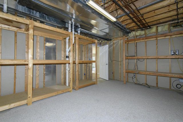 W305N2808 Foxwood COURT, Pewaukee, WI 53072