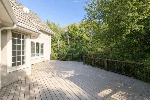 W305N2808 Foxwood COURT, Pewaukee, WI 53072