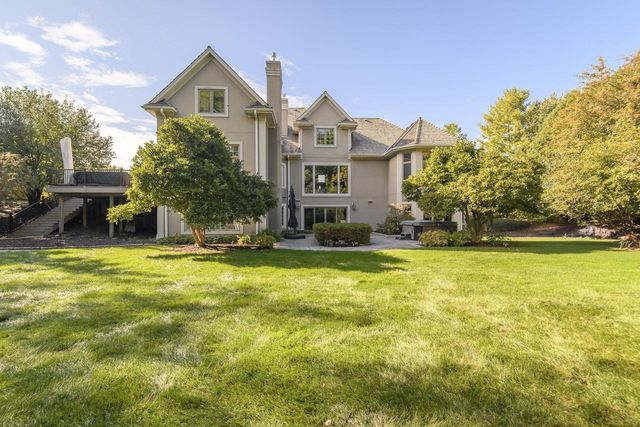 W305N2808 Foxwood COURT, Pewaukee, WI 53072