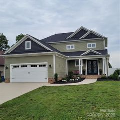 5118 Regents Park Drive, Hickory, NC 28602