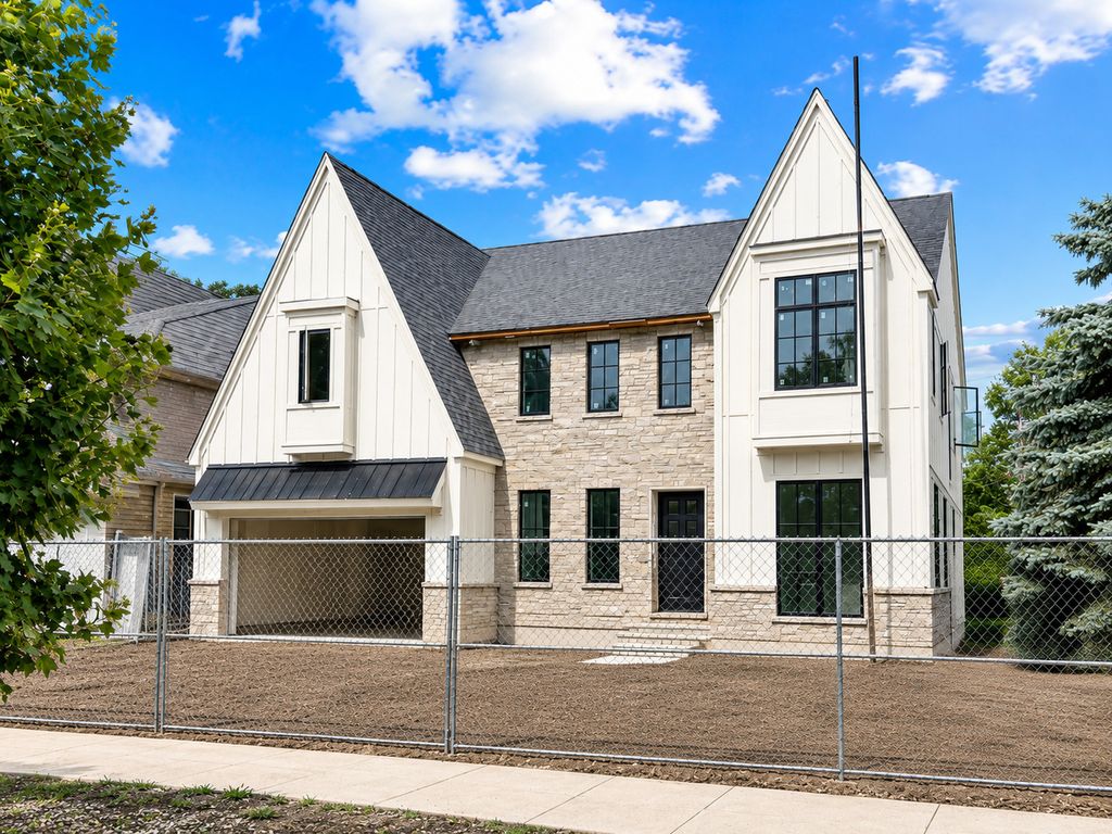 515 S Parkview Avenue, Elmhurst, IL 60126