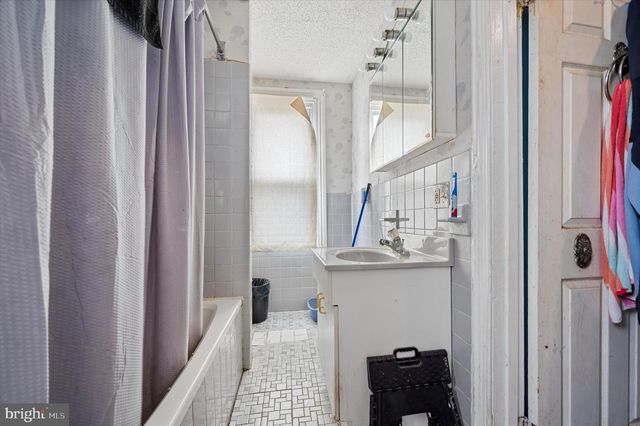 6813 N 7TH ST, Philadelphia, PA 19126