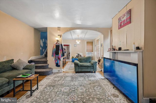 6813 N 7TH ST, Philadelphia, PA 19126