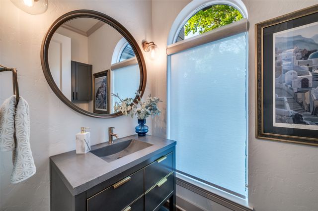 4 Savannah Court, Frisco, TX 75034