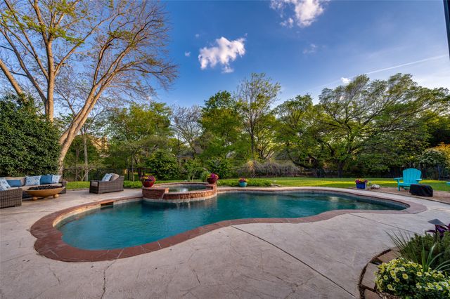 4 Savannah Court, Frisco, TX 75034