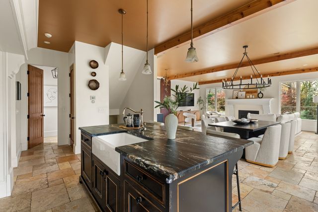 15 Cross Highway, Westport, CT 06880