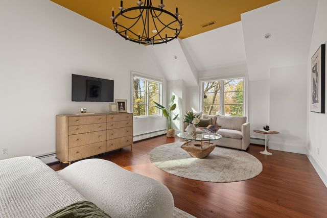 15 Cross Highway, Westport, CT 06880