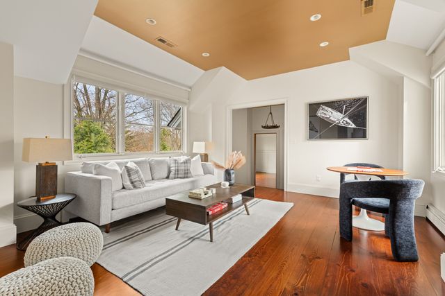 15 Cross Highway, Westport, CT 06880