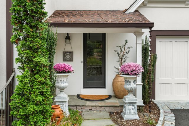 15 Cross Highway, Westport, CT 06880