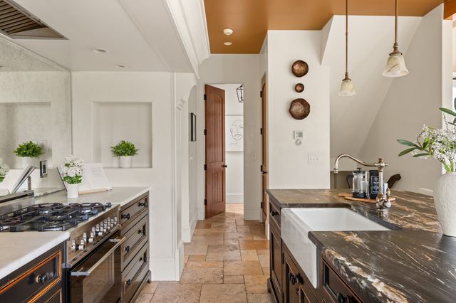 15 Cross Highway, Westport, CT 06880