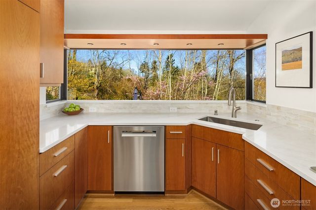 7756 58th Avenue NE, Seattle, WA 98115