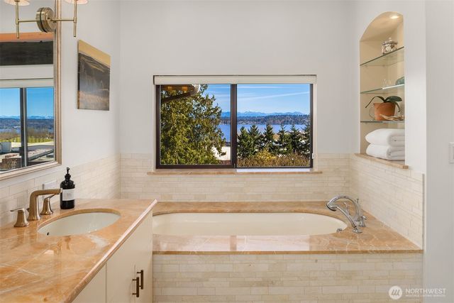 7756 58th Avenue NE, Seattle, WA 98115