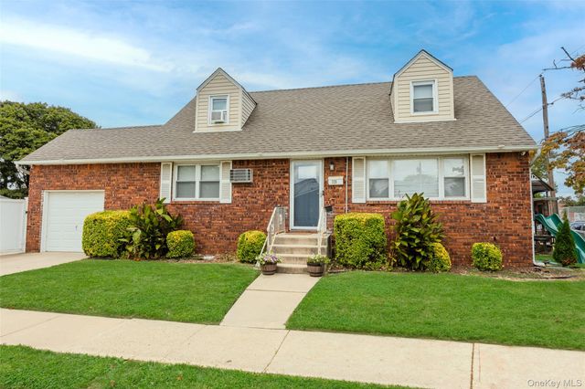 328 1st Avenue, Lindenhurst, NY 11757