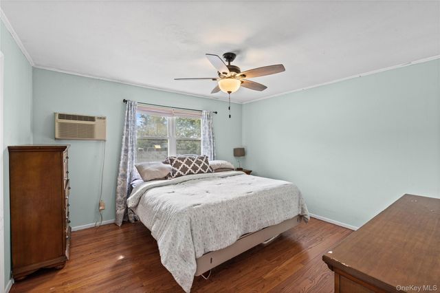 328 1st Avenue, Lindenhurst, NY 11757