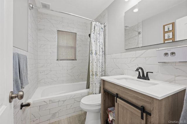 328 1st Avenue, Lindenhurst, NY 11757