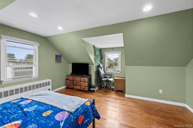 328 1st Avenue, Lindenhurst, NY 11757
