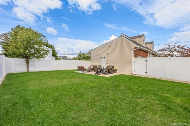 328 1st Avenue, Lindenhurst, NY 11757
