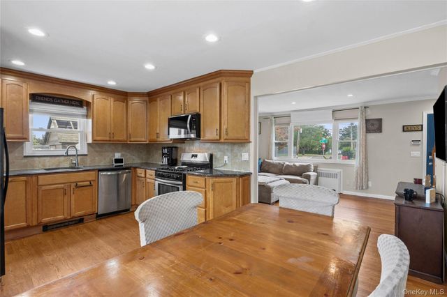 328 1st Avenue, Lindenhurst, NY 11757