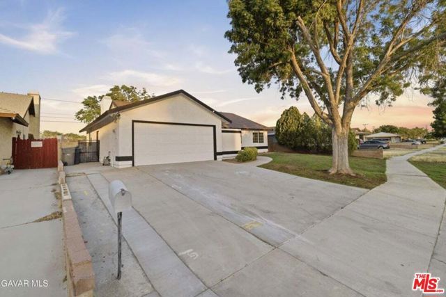 45102 Camolin Avenue, Lancaster, CA 93534
