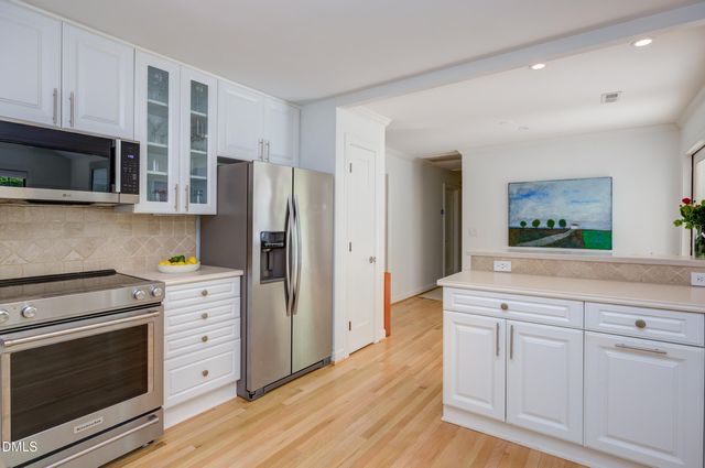809 Tinkerbell Road, Chapel Hill, NC 27517