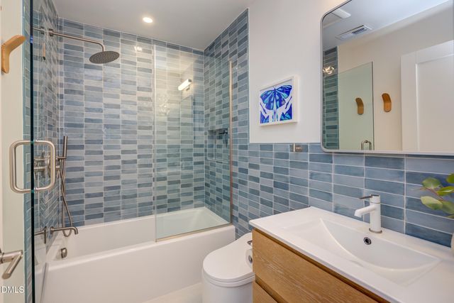 809 Tinkerbell Road, Chapel Hill, NC 27517