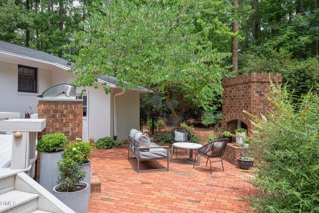 809 Tinkerbell Road, Chapel Hill, NC 27517