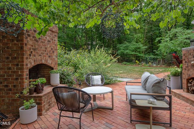 809 Tinkerbell Road, Chapel Hill, NC 27517