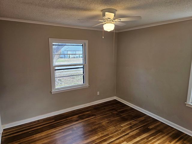 1485 IVY RD, Memphis, TN 38117