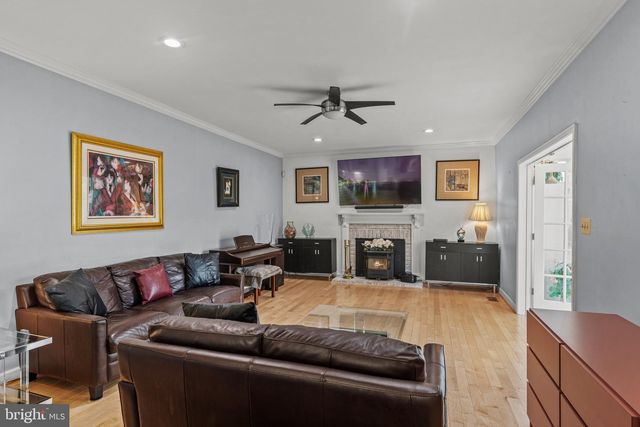 8 DEEP POWDER CT, Woodstock, MD 21163