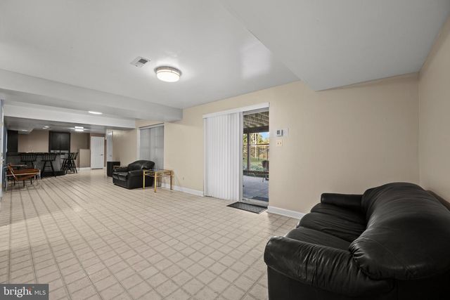 8 DEEP POWDER CT, Woodstock, MD 21163
