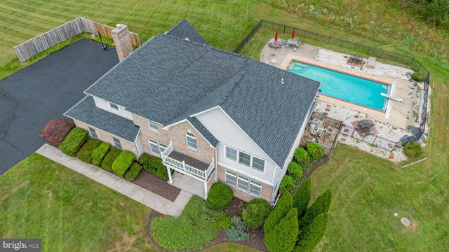 8 DEEP POWDER CT, Woodstock, MD 21163