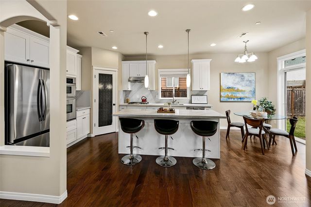 1528 211th Place NE, Sammamish, WA 98074