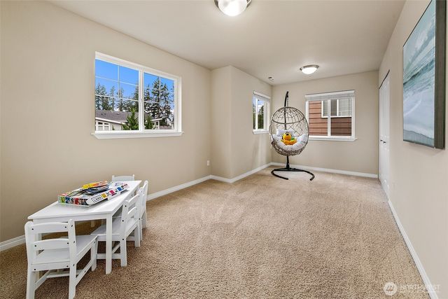 1528 211th Place NE, Sammamish, WA 98074