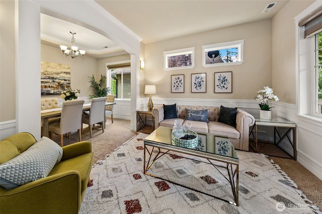 1528 211th Place NE, Sammamish, WA 98074