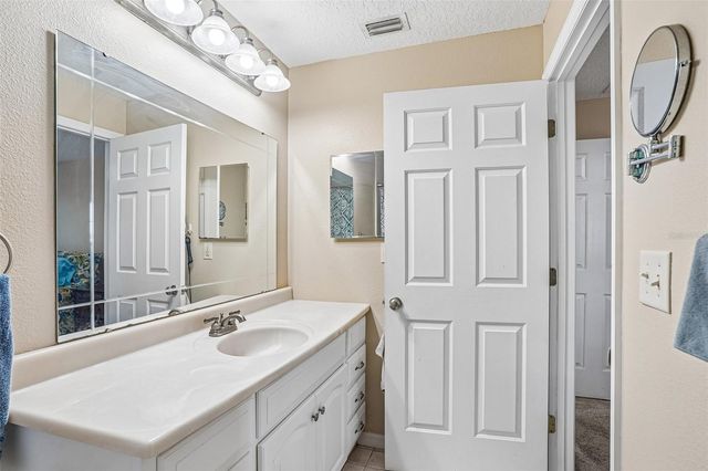 1274 N PALMETTO CIRCLE, Eustis, FL 32726