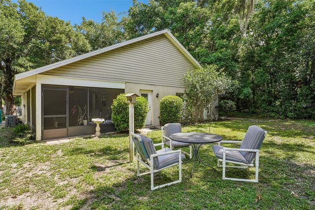 1274 N PALMETTO CIRCLE, Eustis, FL 32726