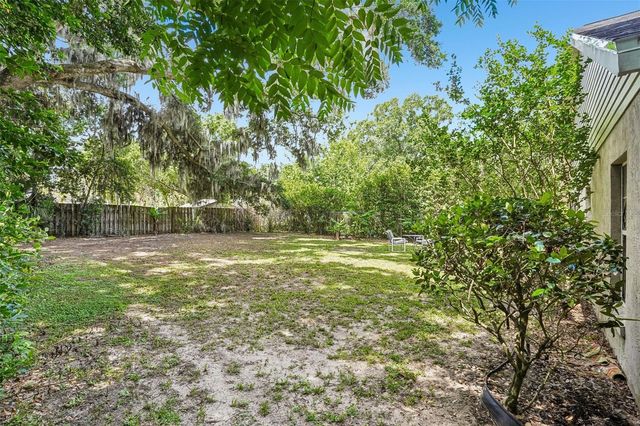 1274 N PALMETTO CIRCLE, Eustis, FL 32726