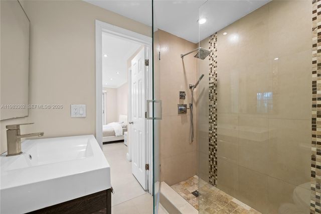 329 SE 3rd St 103S, Hallandale Beach, FL 33009