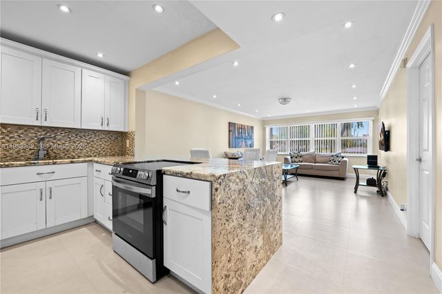 329 SE 3rd St 103S, Hallandale Beach, FL 33009