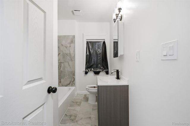 2509 Gladstone Street, Detroit, MI 48206