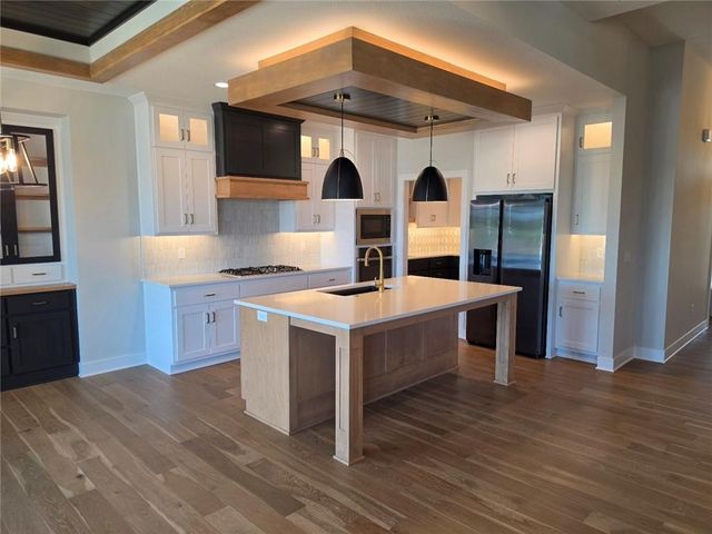 11275 S Gleason Road, Olathe, KS 66061