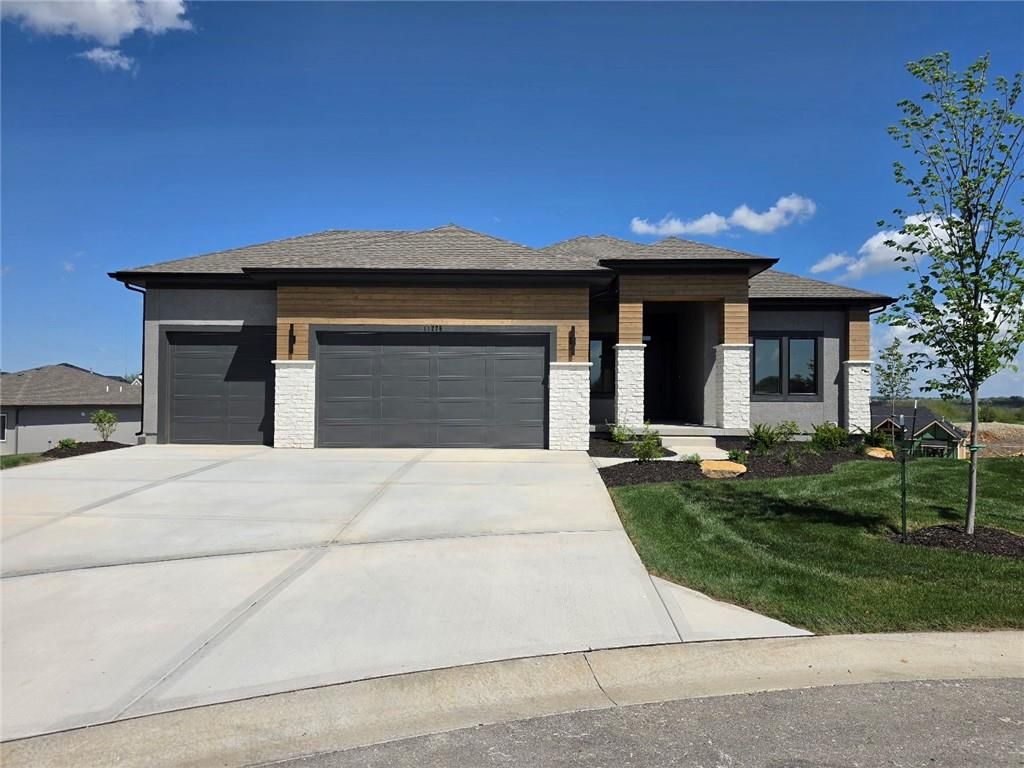 11275 S Gleason Road, Olathe, KS 66061